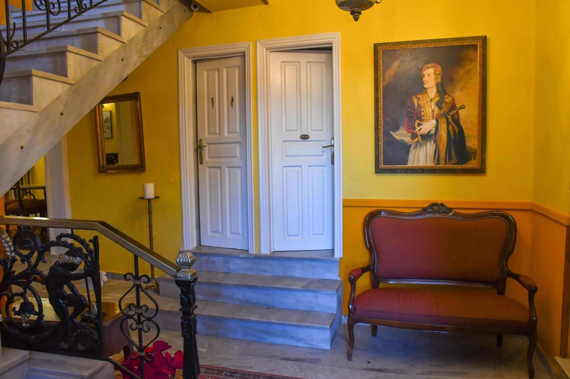 Byron Traditional Hotel Nafplion Exteriör bild